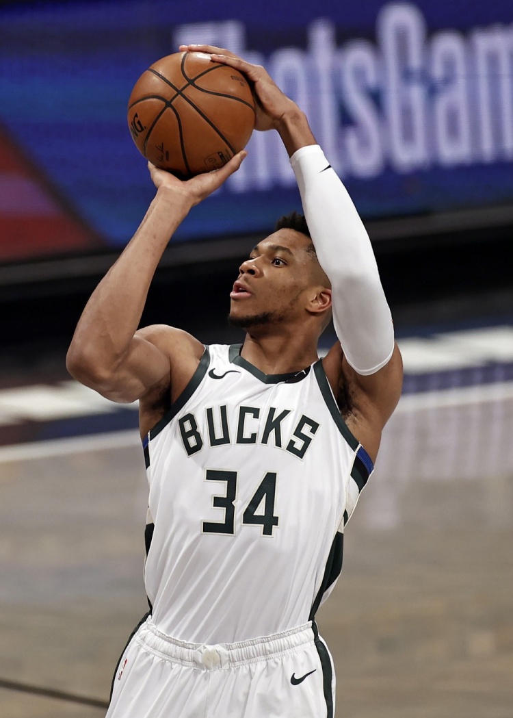 文化输出，巴西选手穿申花球衣参加绝地求生总决赛（巴西选手身披申花球衣征战绝地求生总决赛，彰显文化输出）