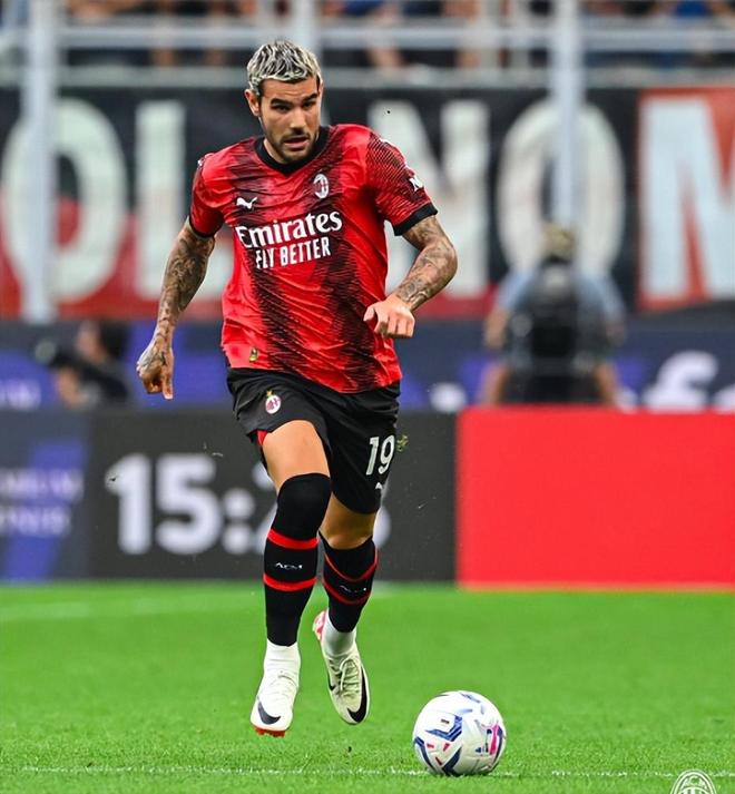 最后3秒广州对徐杰犯规 裁判未响哨！替补席众将摊手挠头疑惑不解（读秒阶段广州对徐杰犯规未被吹罚 替补席球员集体摊手不解）