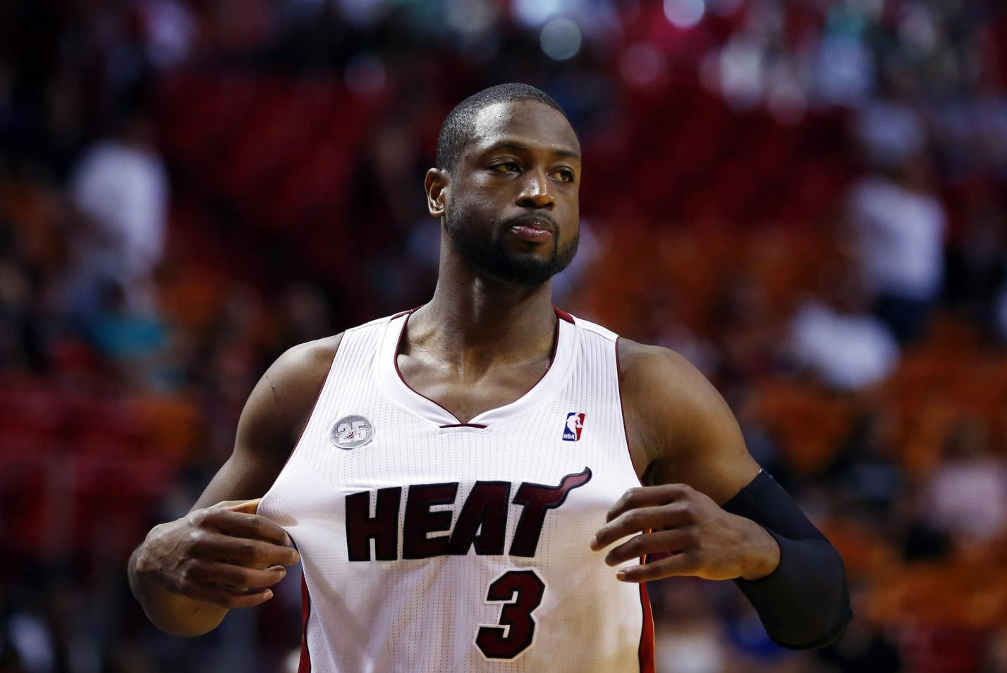 足球曝足坛巨星可能无缘世界杯，伤病加重（曝足坛巨星伤情恶化，或将无缘世界杯）