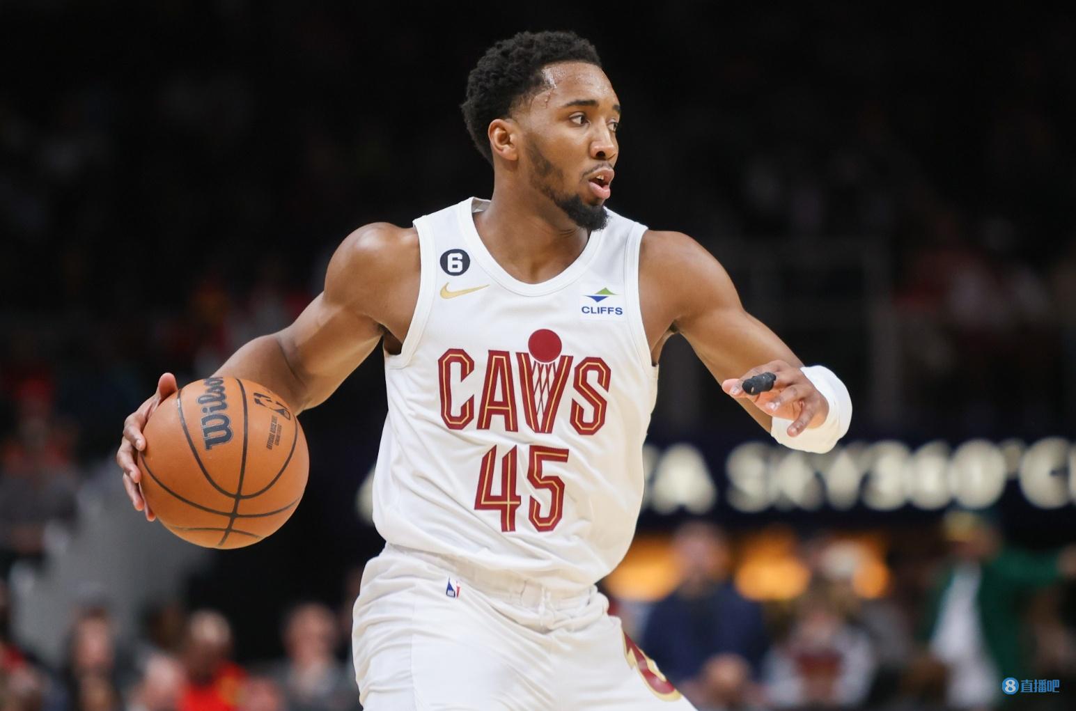 拜仁欧冠战巴黎大名单：凯恩领衔，诺伊尔、卡尔在列（拜仁欧冠客战巴黎名单出炉：凯恩领衔，诺伊尔、卡尔入选）