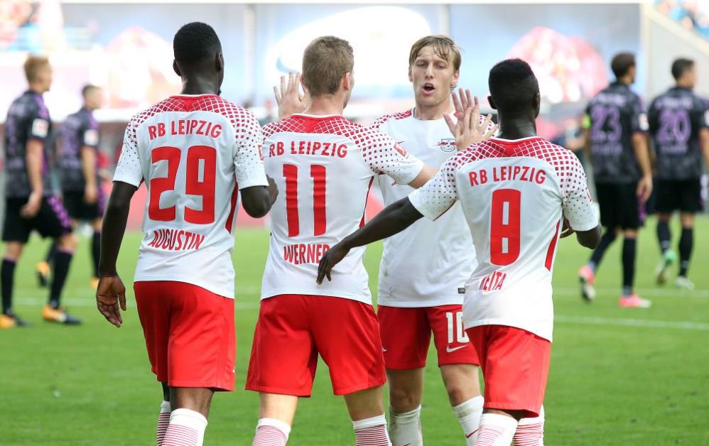 维埃里：现在拿皮奥和其他人比较毫无意义，应该让他安心踢球（维埃里：别再把皮奥和别人对比了，让他安心踢球吧）