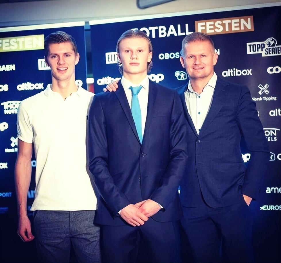 琼斯：奎因能看到很多中锋看不到的机会，让所有人参与进攻（琼斯：奎因能洞察中锋难以察觉的机会，带动全员参与进攻）