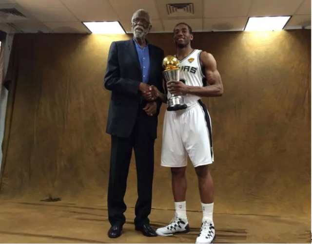 文班的法国老乡！萨尔上半场9投6中&三分2中2 砍下14分（文班法国同乡萨尔半场火热：9投6中，三分2投全中，拿下14分）